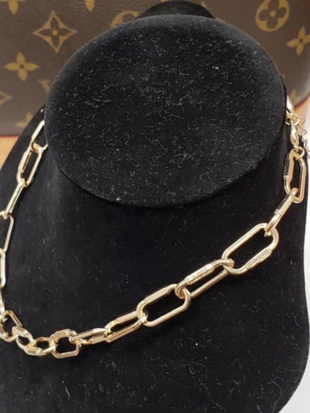 Gold-Plated Necklace with Authentic Louis Vuitton Padlock - Picture 2 of 5